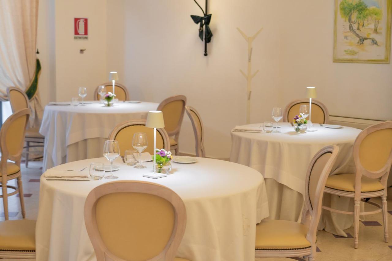 Ostuni Palace - Hotel Bistrot & Spa エクステリア 写真