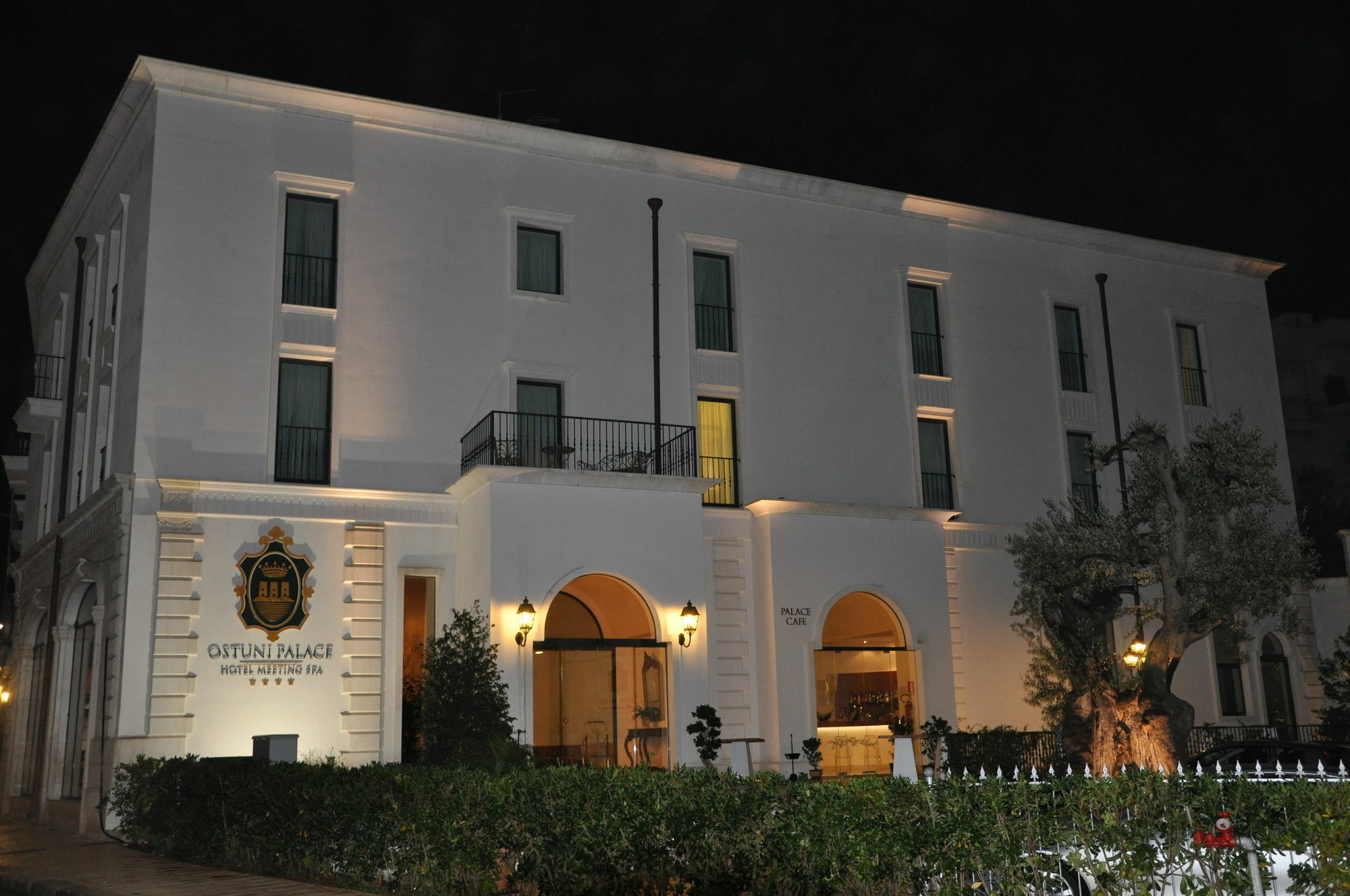 Ostuni Palace - Hotel Bistrot & Spa エクステリア 写真