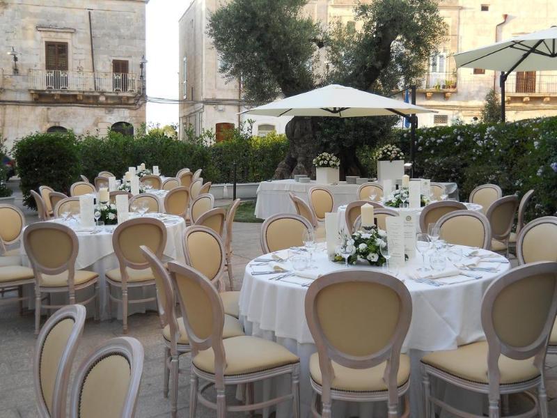 Ostuni Palace - Hotel Bistrot & Spa エクステリア 写真